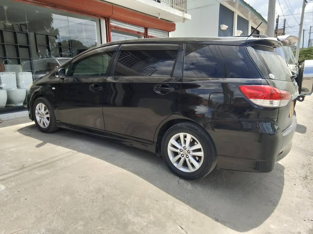 A picture of Toyota wish