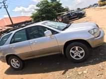 A picture of 2000 LEXUS RX 300