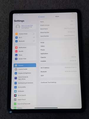 A picture of Apple ipad pro 11 inch 256gb with face id