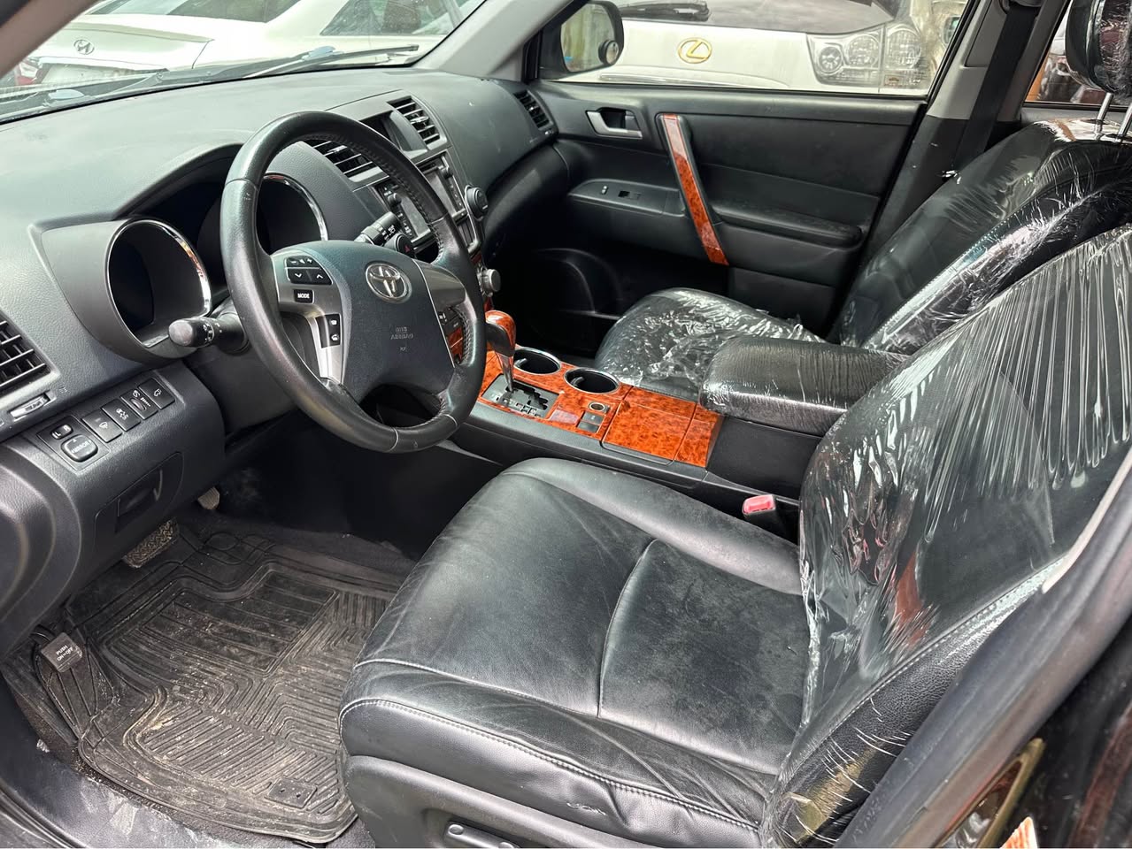 A picture of Foreign used 2013 Toyota Highlander key Entry For Sale 15