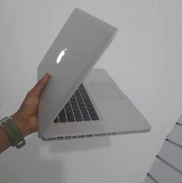 A picture of macbook pro core i7 slim laptop