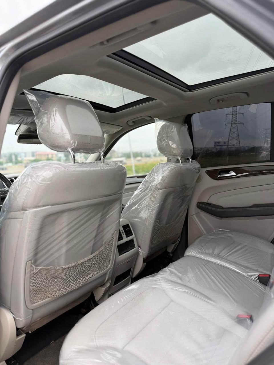 A picture of Mercedes ML350