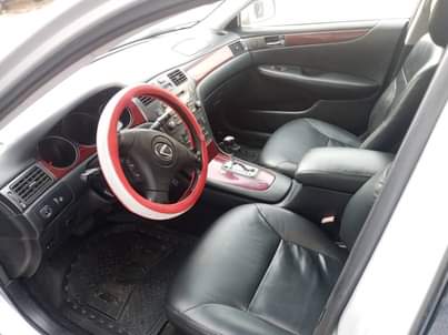 A picture of Lexus ES300