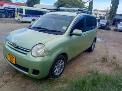 toyota sienta