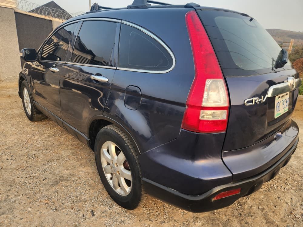 A picture of Honda crv suv jeep first body paint untempard engine