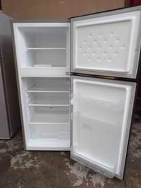A picture of Fridge zuri jipyaa offer lak 420k