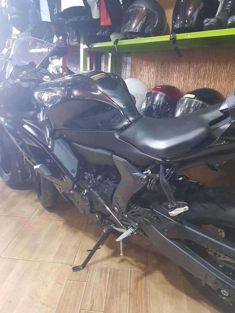 A picture of Yamaha R7 Sport
