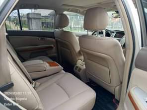 A picture of Neatly flashed on first body Lexus RX 330 silent engine