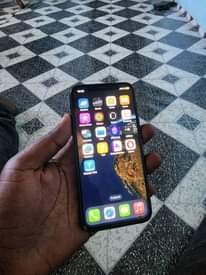 A picture of IPHONE X GB 64