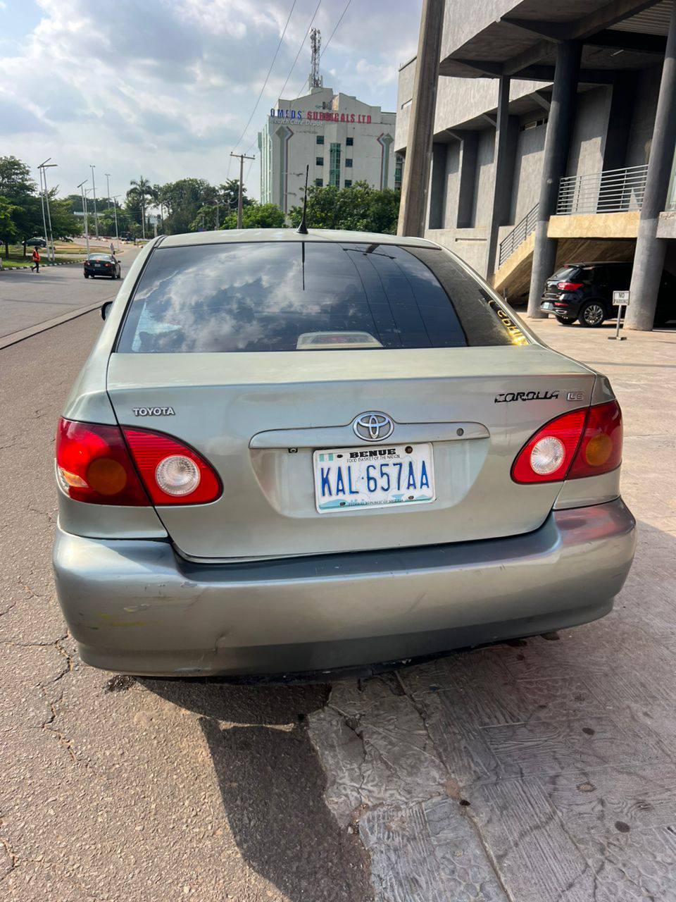 A picture of Toyota Corolla 04