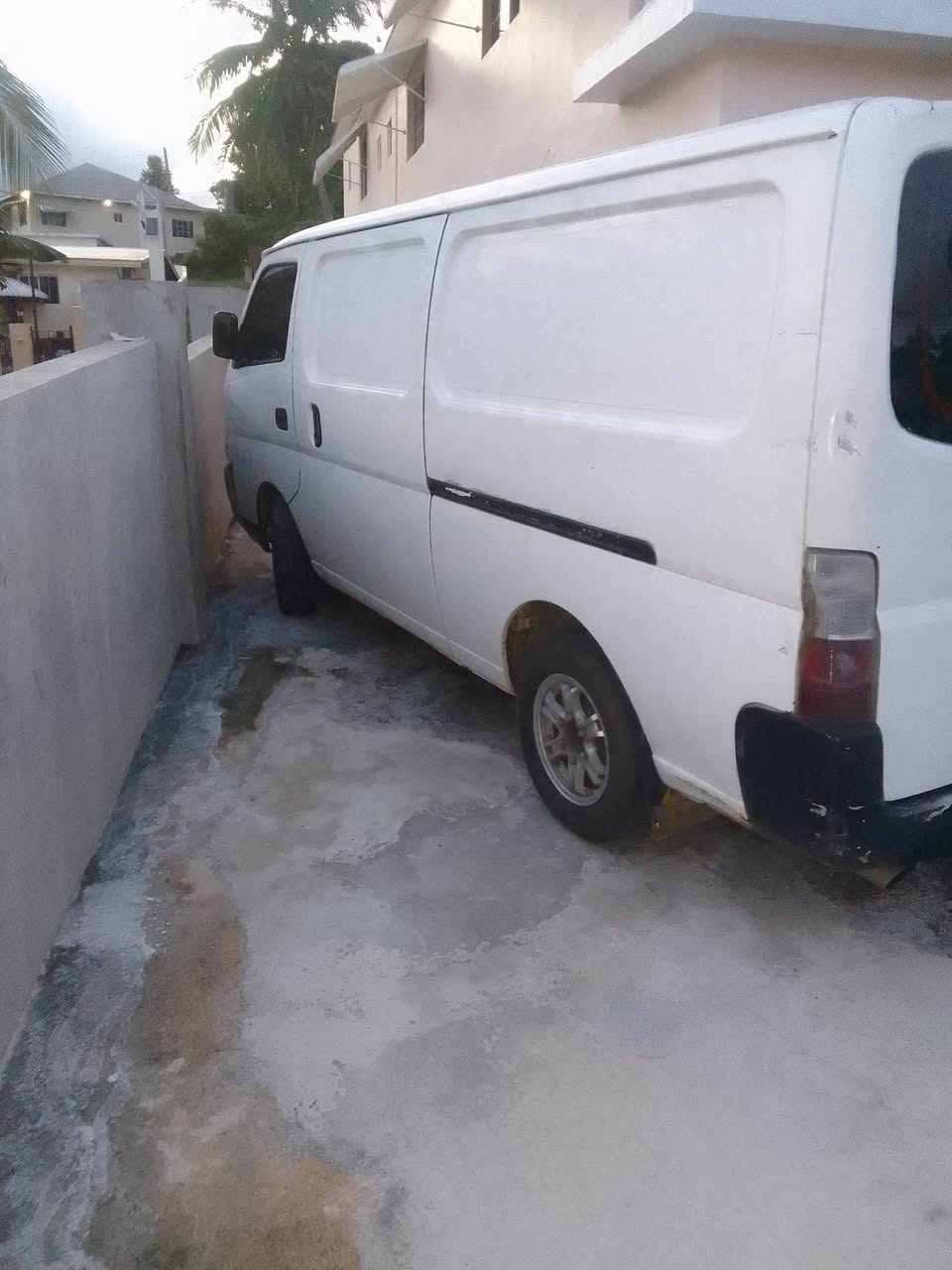 used nissan caravan