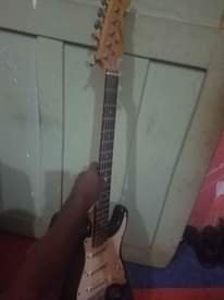 A picture of Thunder Guitar