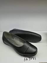 A picture of School shoes