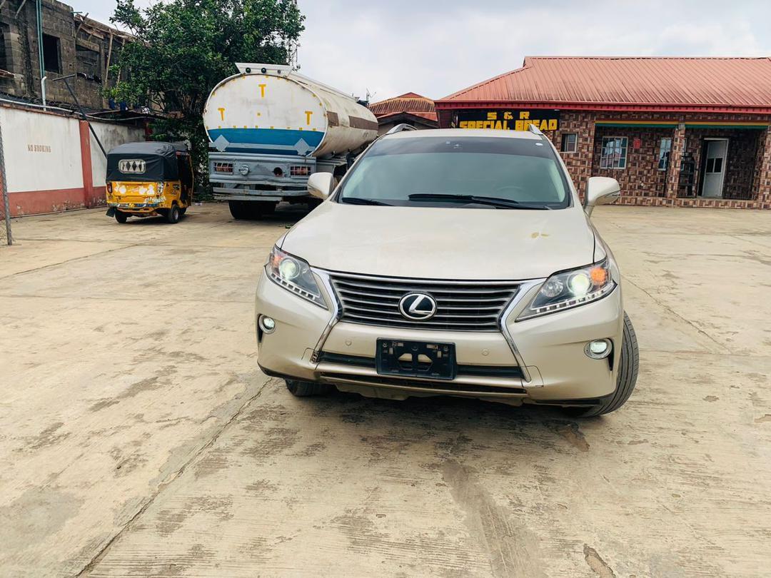 A picture of First body registered Lexus Rx350 2015 Full Option