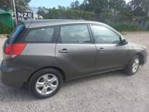 A picture of 2004 Toyota Matrix Yes