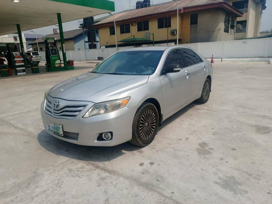 A picture of 2010 Toyota Camry 2010
