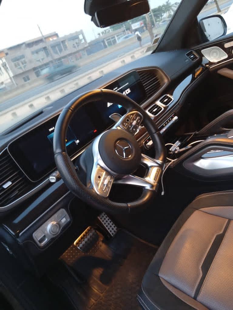 A picture of Mercedes GLE 53s