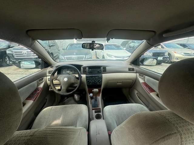 A picture of 2006 Toyota Corolla LE with tapping engine