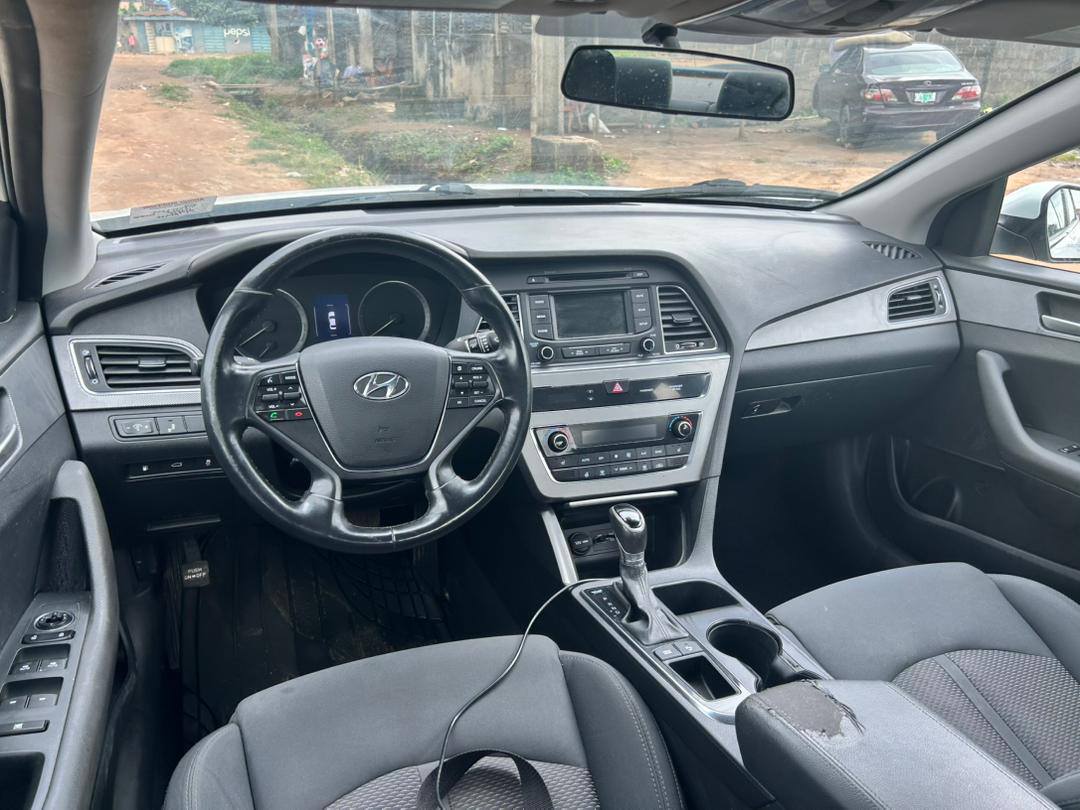 A picture of 2017 Hyundai sonata 