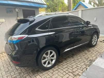 A picture of Lexus Rx350 2010 model Untampered engine gear All components is