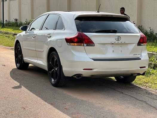 A picture of For sale 2014 Toyota venza Duty Double pano Keyless Price