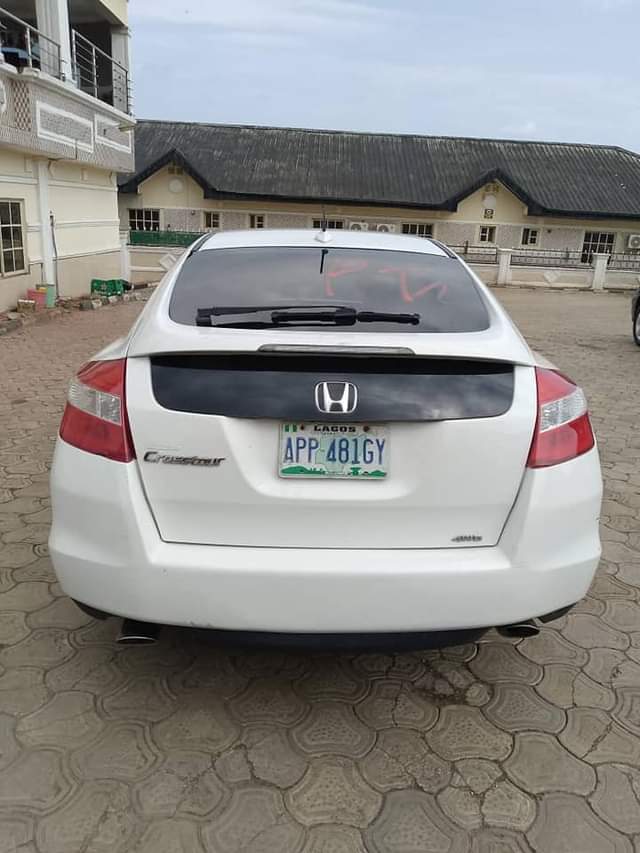 A picture of HONDA CROSSTOUR 2011