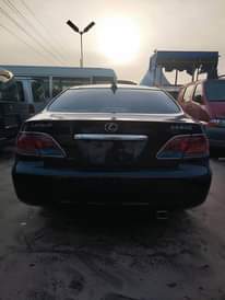 A picture of Lexus 330