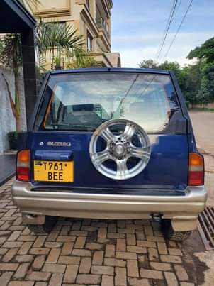 suzuki escudo