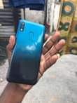 A picture of INFINIX HOT8 32GB CAMER ZOT NZUR INAKAA SAN NA CHAJ