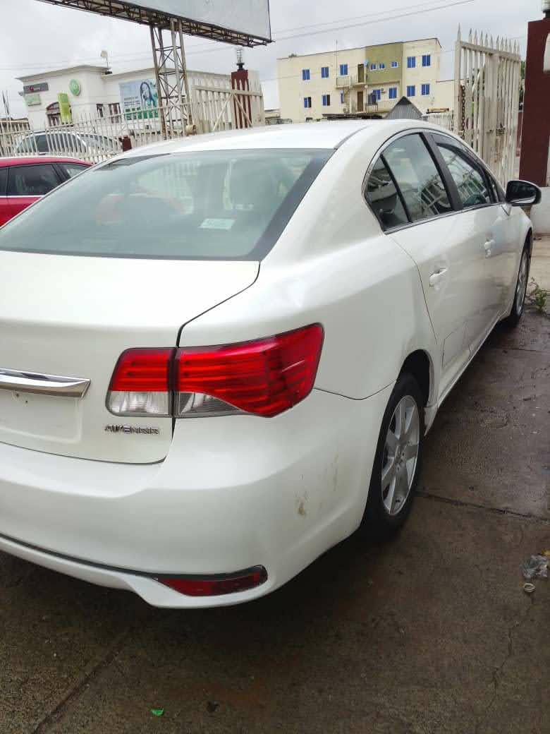 A picture of FOREIGN Used Toyota Avensis