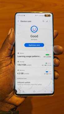 A picture of Cracked Samsung S10 128gb storage 8gb ram 350k slightly negotiable