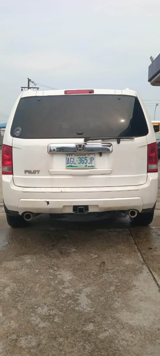 A picture of Clean 2010 Honda pilot