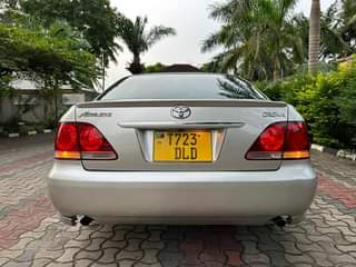 A picture of TOYOTA CROWN BEI MILLION 12 5