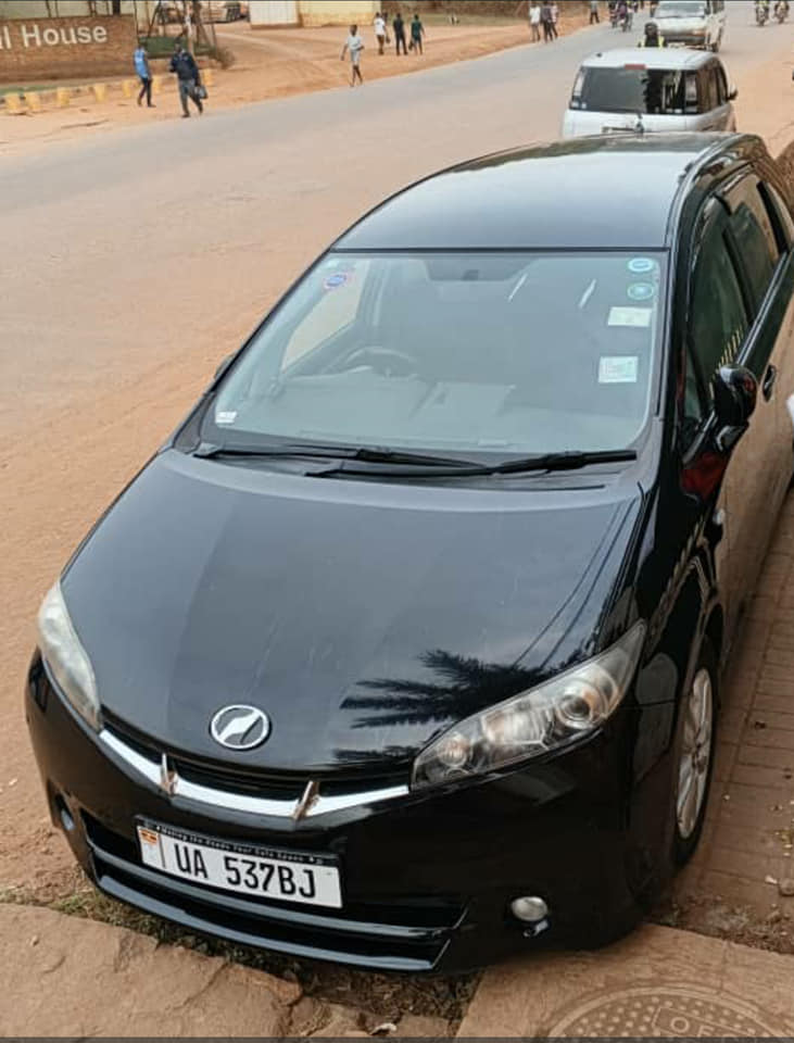 A picture of Toyota wish 2012 model