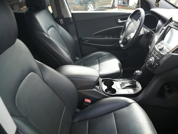 A picture of 2012 Hyundai Santafe 2012 santaf