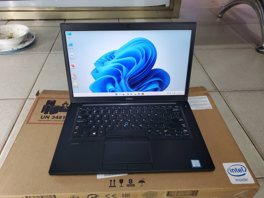 A picture of Dell Latitude E7480 7th generation core i5