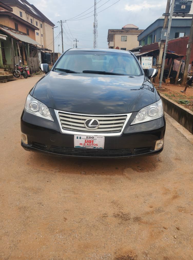 A picture of Lexus Es350