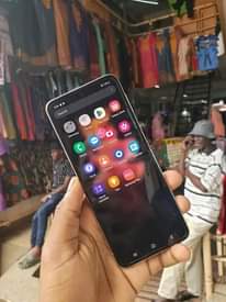 A picture of Galaxy S flip 5G call or what s app 0776259773