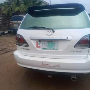 A picture of Rx300 2002