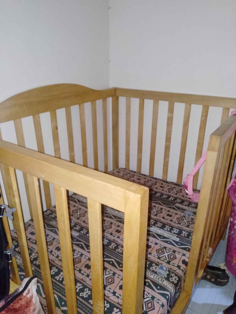 A picture of 3 4 bed and mattress Ages 0 7yrs