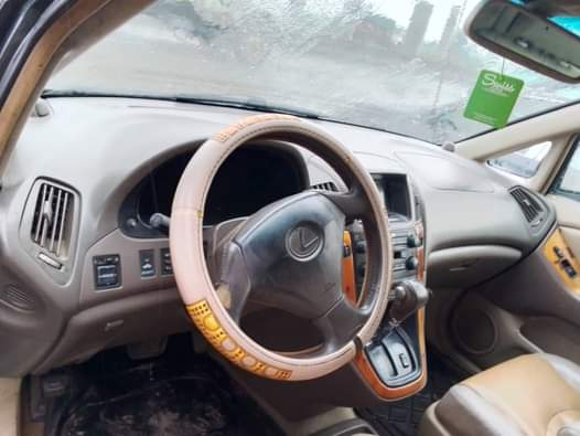 A picture of Morning market Sharp lexus Rx 300 Engine sound Gear working