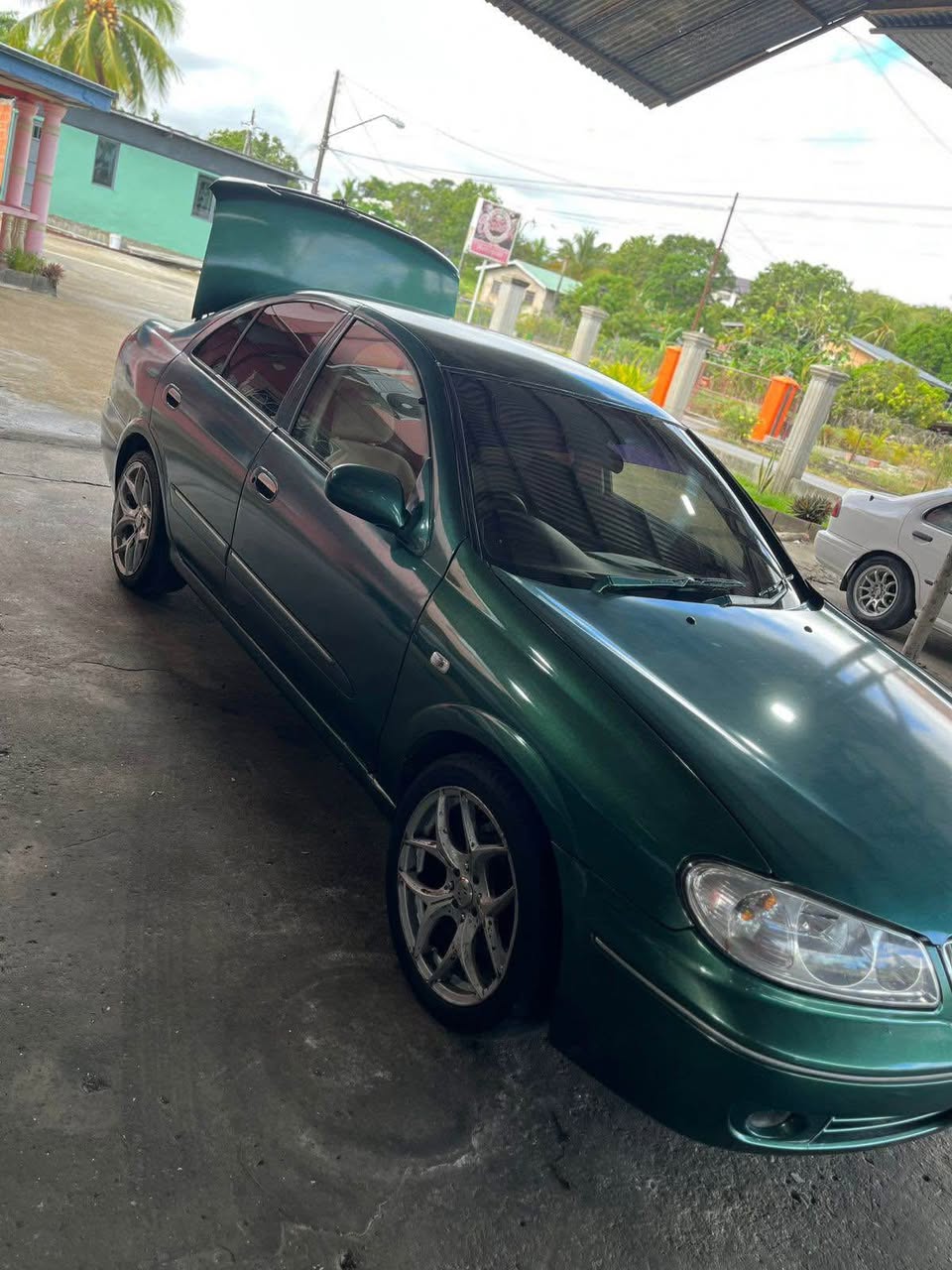 nissan almera