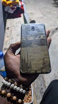 A picture of Samsung J6