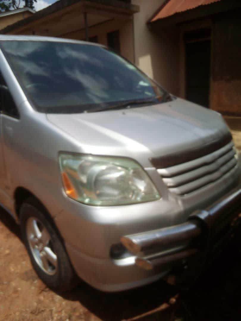 used toyota noah
