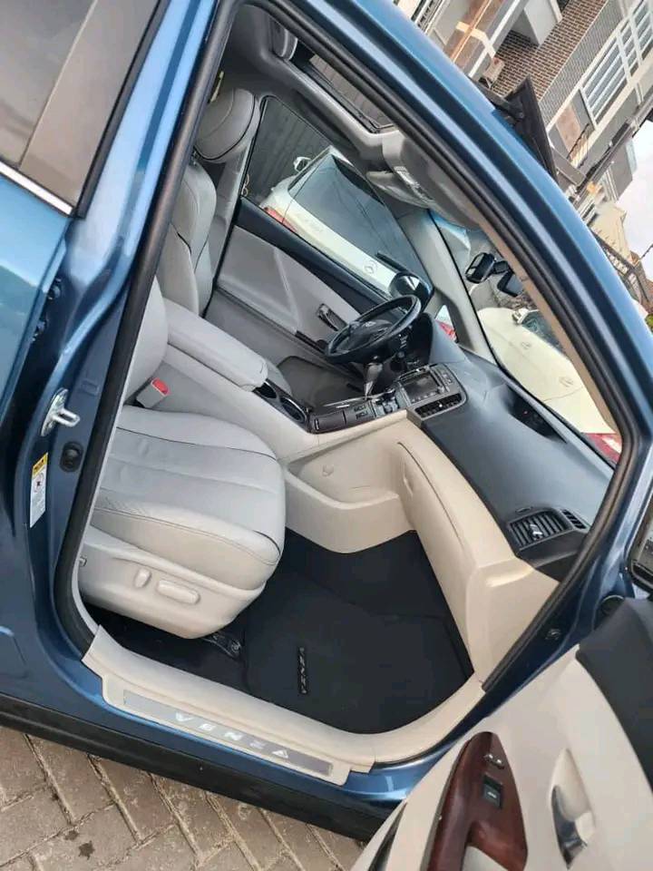 A picture of Toyota Venza Available for sale