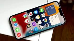 A picture of iPhone 13 Pro Max 30 DISCOUNT 1 800 000 Storage
