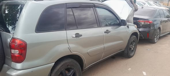 A picture of Toyota rav4 2005 model