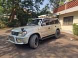 A picture of 2000 TOYOTA PRADO