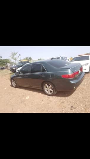 A picture of 2003 EOD do car body is good engine and gear