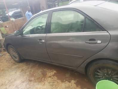 A picture of Toyota Camry 05 First body pan Engine tapping little in